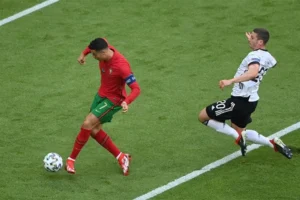 Vai Trò Của Vị Trí Đá Thòng Trung Vệ Trên Sân Cỏ